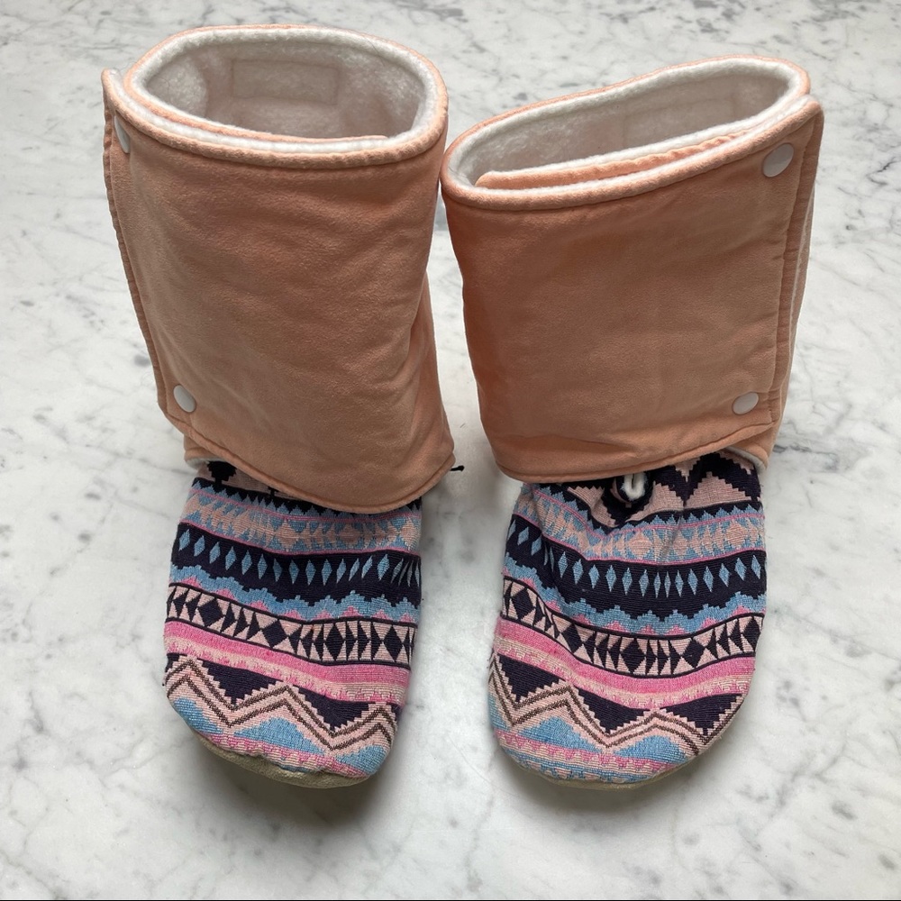 beautiful Aztec Print Fleece-Lined Booties Slippers